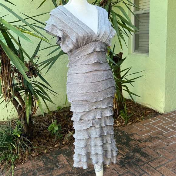 Silver Gray Tiered Sweetheart Neckline Dress - Picture 2 of 6